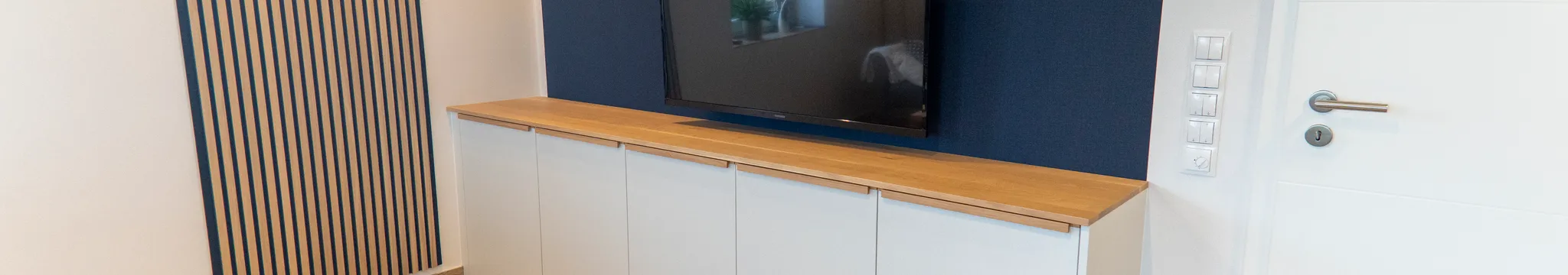 Schwebendes Sideboard – Bild 1