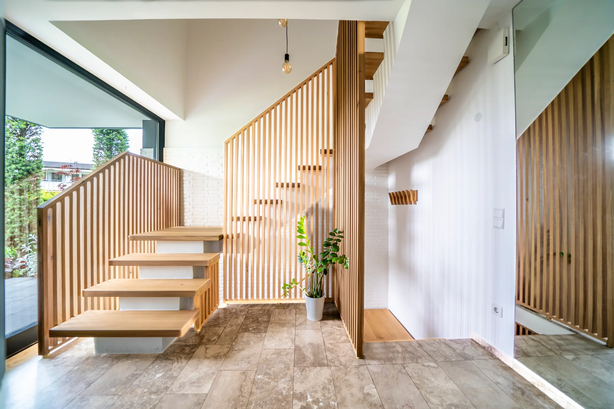 Neugestaltung einer Holztreppe aus Eiche  – Bild 1